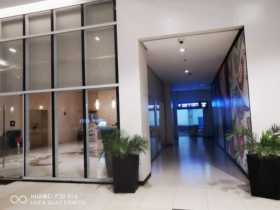 Staycation Condotel @150Newport Pasay City มะนิลา ภายนอก รูปภาพ